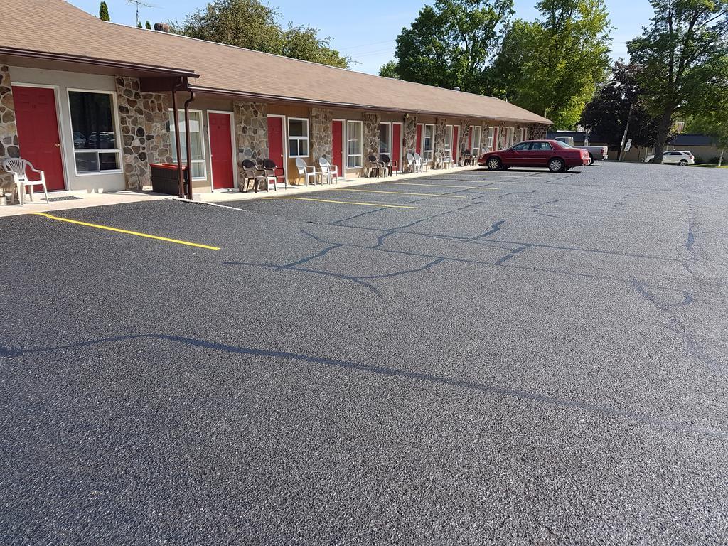 Westport Station Motel Buitenkant foto